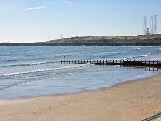 the calm aberdeen beach on daytime