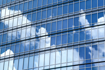 Fototapeta premium 都心建築探訪 汐留超高層ビル群に映る夏空