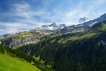 Fototapeta premium Scenic Alpine Beauty in Switzerland’s Heart