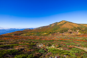 秋色に染まる　栗駒山の絶景