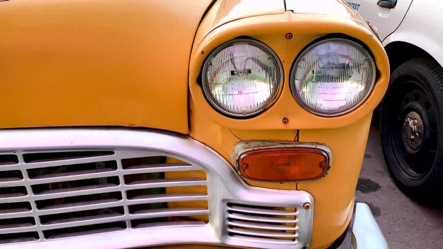 New York Vintage Yellow Taxi Headlight Grille Retro Style