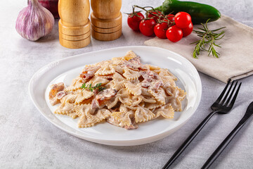Pasta Carbonara - farfalle with bacon