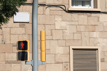 Spanish traffic lights and windows