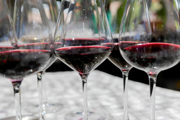 vino, alcohol, rojo, copa, beber, tinto, bebida, liquida, celebraciones, cristal, bar, fiesta, objeto, celebrar, merlot, cabernet, sauvignon