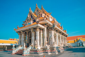 Obraz premium Bangkok, Thailand - FEBRUARY 17,2023:The Architecture Of Wat Pariwas,,Beautiful Temple In Bangkok Or,Temple In Thailand.