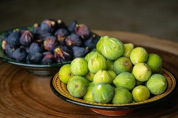 fresh figs in a bowl