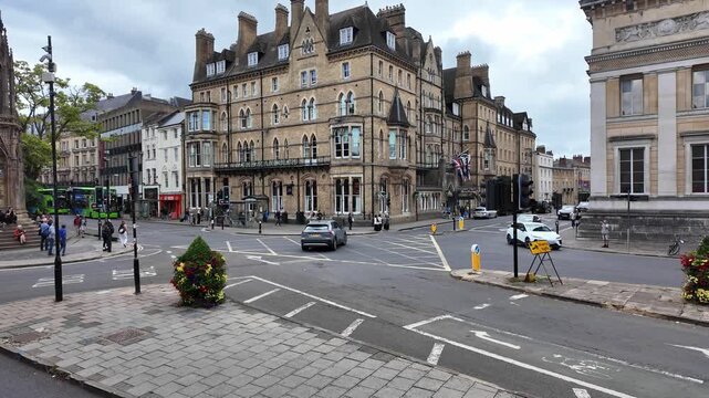 Oxford England UK. 31.08.2025. Video,  The Randolph Hotel a five star establishment and the Martyrs Monument in city centre.