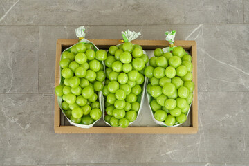 Fresh Green Grapes in Clear Bags Wooden Box Case Ready for Sale