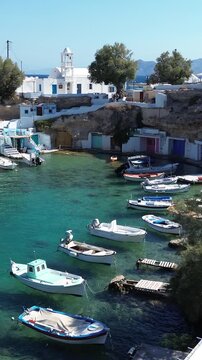 video verticale dell isola di Milos in grecia