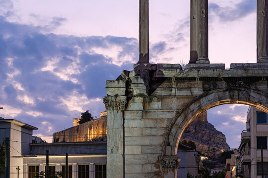 Hadrian&rsquo;s Arch in Athens at Sunset