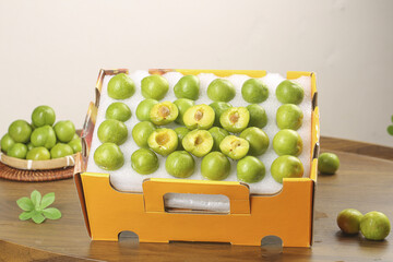 Fresh Green Plums in Display Box - Sichuan Crisp Boned Fruit Show