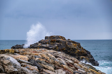 【#高知】桂浜の岩場の波しぶき
