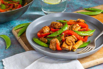 Stir-fry pork with ginger and vegetables
