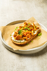 bruschetta with cottage cheese and chanterelles