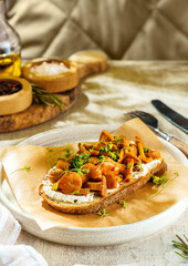bruschetta with cottage cheese and chanterelles