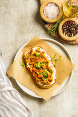 bruschetta with cottage cheese and chanterelles