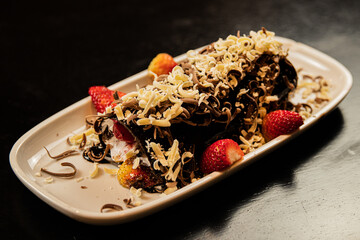 chocolate cake with berries, DOCE DE MORANGO