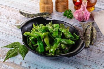 Steamed green bean strings heap