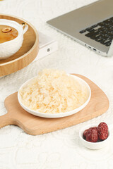 Organic Silver Ear Fungus from Fujian Gutian Province with Modern Workspace Setup
