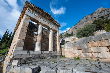 Obraz premium The temple of Apollo in Delphi - Greece