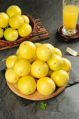 Fresh Golden Passion Fruits from Hainan Fujian China with Natural Honey Juice Production Display