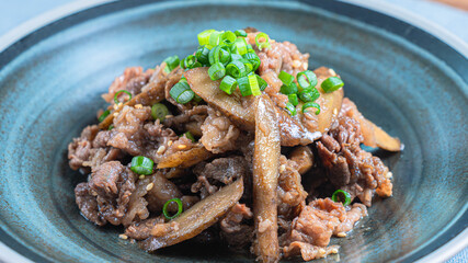 牛肉とごぼうのしぐれ煮
