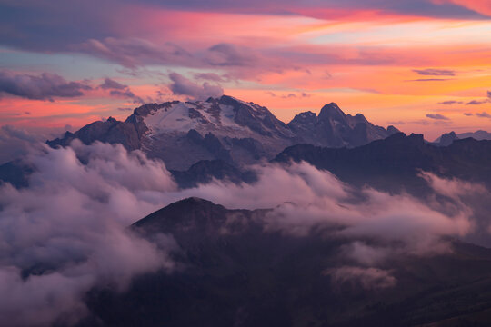 Dolomite stuning sunset from the Lagazuoi refuge