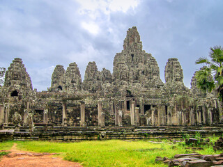 Naklejka premium Mysterious and Enchanting Angkor Wat