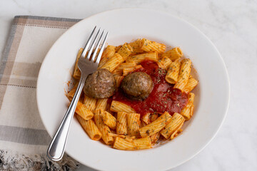 rigatoni with italian meat baklls,