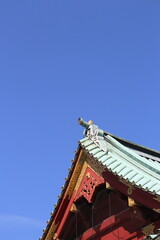 神社と青空