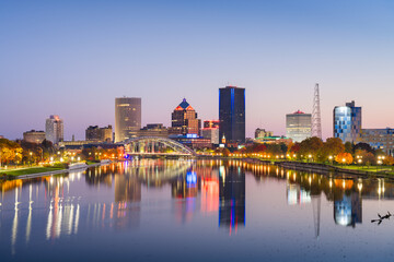 Fototapeta premium Rochester, New York, USA Skyline on the Genese River at Twilght