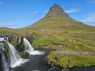 Kirkjufell und Kirkjufellsfoss Island