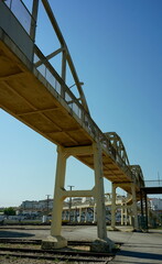 Fußgängerbrücke über Gleisanlage, Portugal