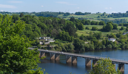 viaje campestre por Espa&ntilde;a paisajes pintorescos amanecer y arboles