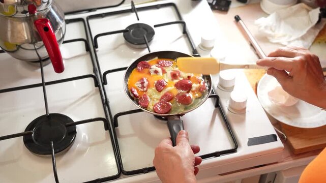 Turkish Sucuk & Egg &ndash; Breakfast Skillet 