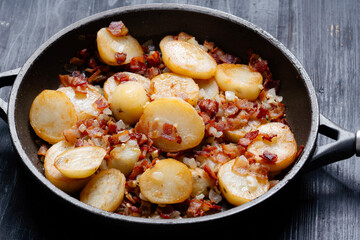traditional german pan-fried potatoes bratkartoffeln