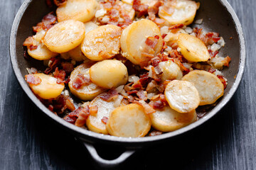 traditional german pan-fried potatoes bratkartoffeln