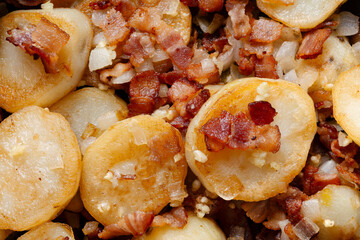 traditional german pan-fried potatoes bratkartoffeln