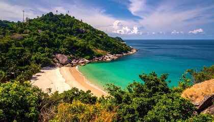 Fototapeta premium Tropical beach vista with lush greenery
