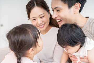 親娘　4人家族