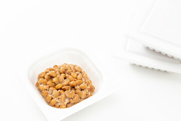 パック入り納豆　白バック