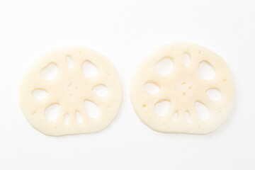 スライスしたれんこん　白バック