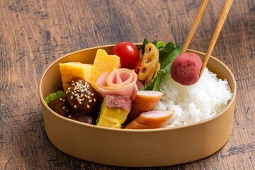 曲げわっぱ弁当　Lunch box