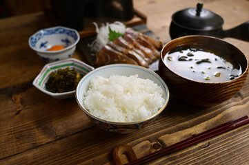 一汁二菜の食卓