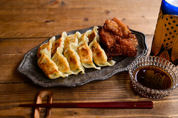 焼き餃子と唐揚げ