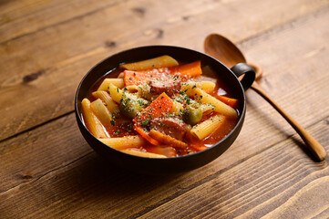 トマトスープ　ペンネ入り