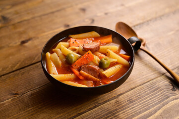 トマトスープ　ペンネ入り