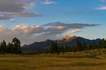 Naklejka premium sunrise in the mountains