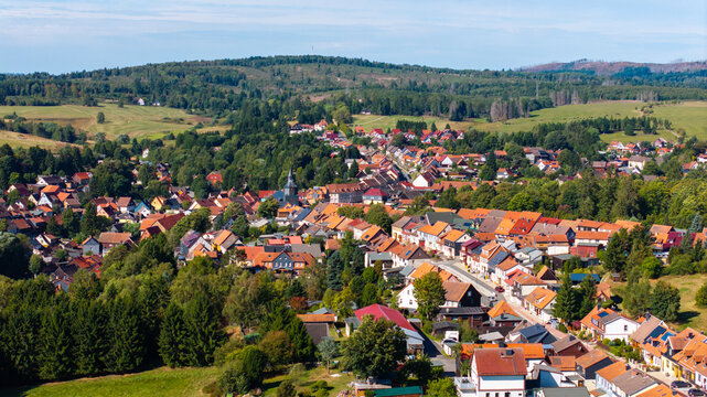 Stadt Oberharz am Brocken Luftbildaufnahme Benneckenstein im Harz