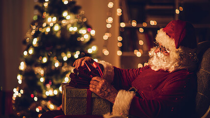 christmas tree decorations